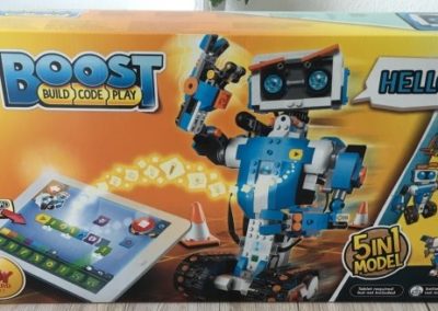 Die Verpackung des LEGO Boost von vorne.