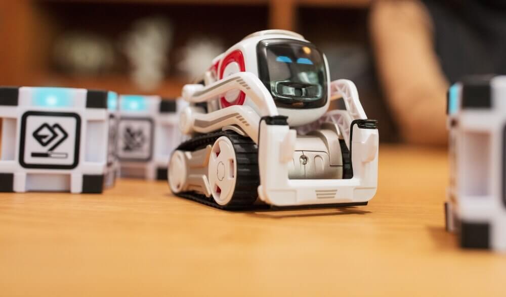 Test: Cozmo – ein programmierbarer Roboter der anderen Art